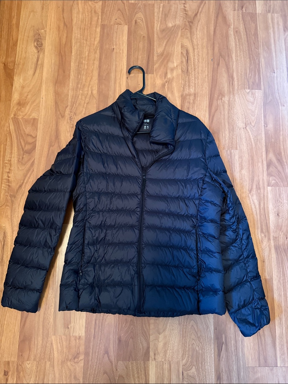 Uniqlo womens black Packable ultra light Down Puffer Jacket